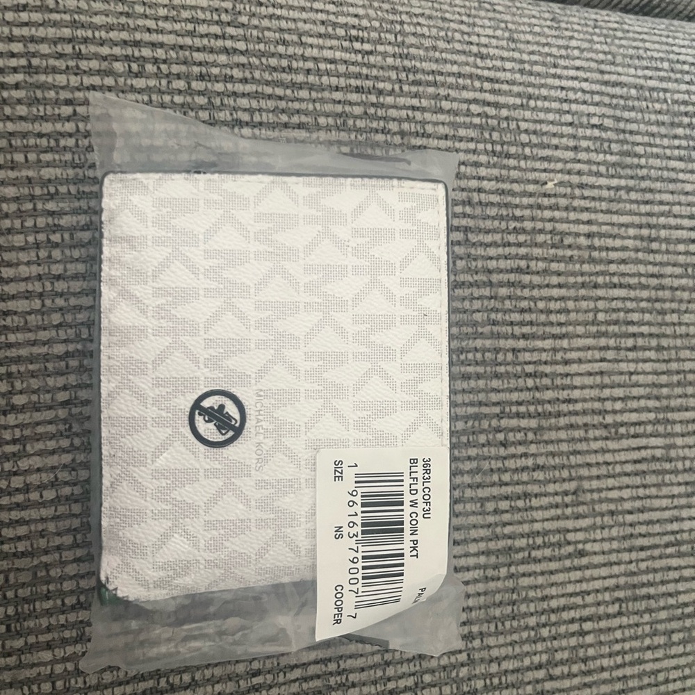 Michael Kors White and Gray green Monogram Wallet - Picture 11 of 11